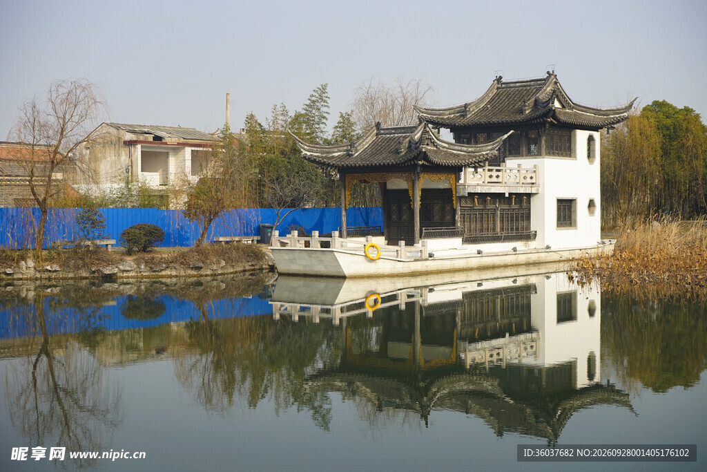 湖畔中式古建景观