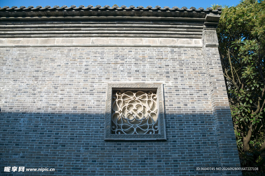 中式古建砖墙石窗