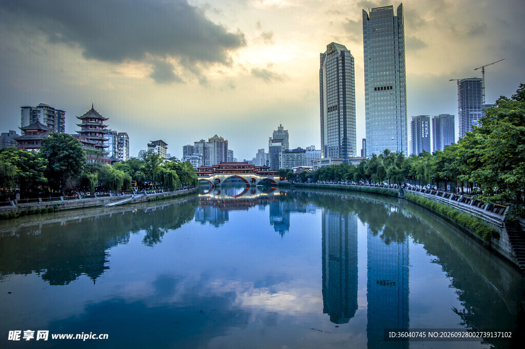 城市河畔水景风光