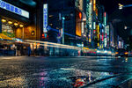 雨夜都市霓虹街景