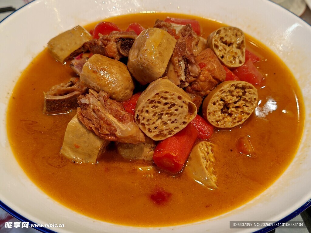 番茄莲藕炖肉汤