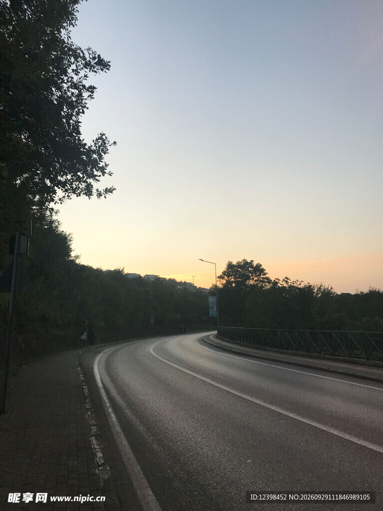 道路
