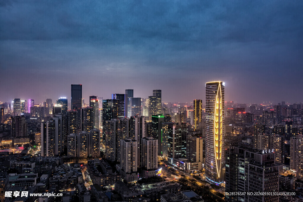 暮色下的都市夜景