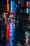 雨夜都市霓虹倒影