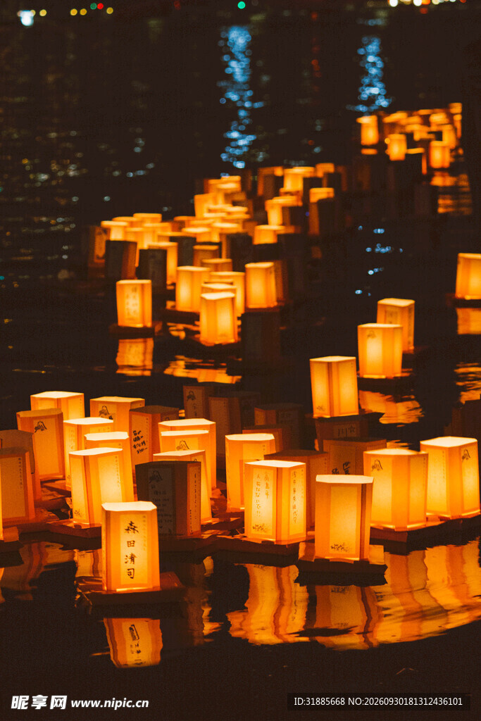 暖调古风灯笼夜景