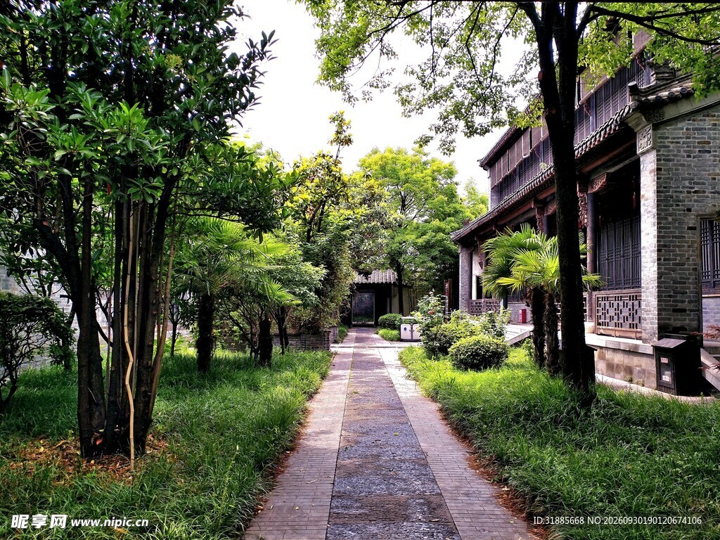 林间古建步道风光