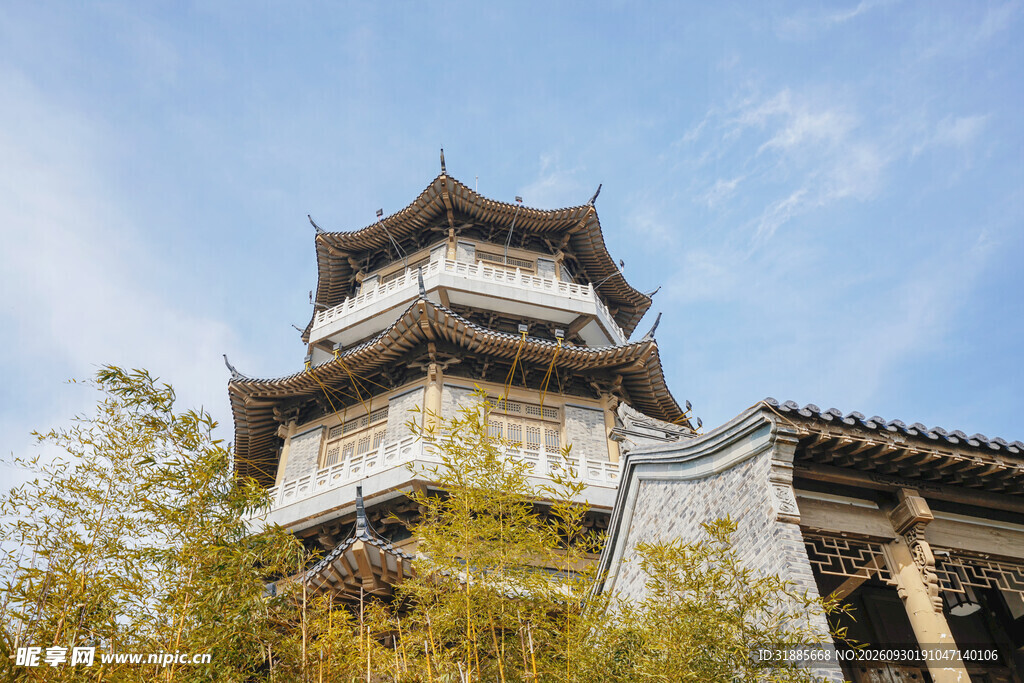 古风塔楼晴空景致