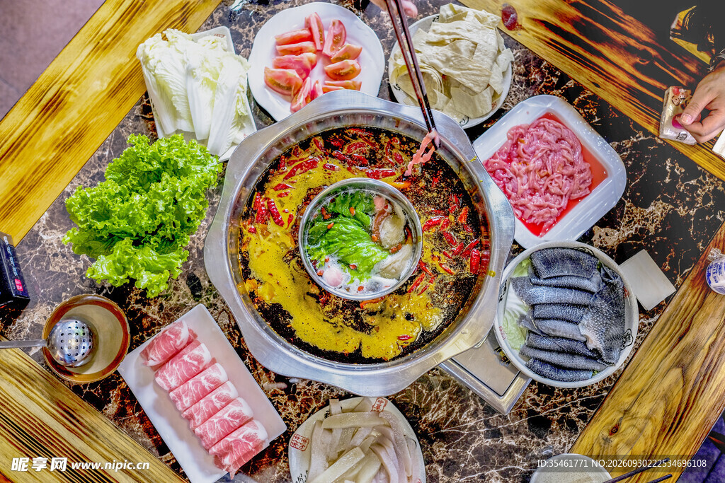 丰盛鸳鸯火锅套餐