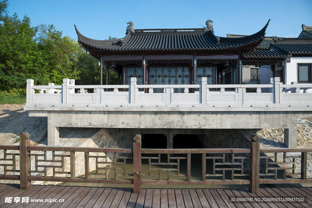 中式古典临水建筑