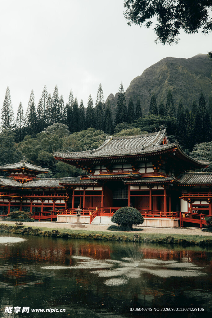 山间临水古寺风光