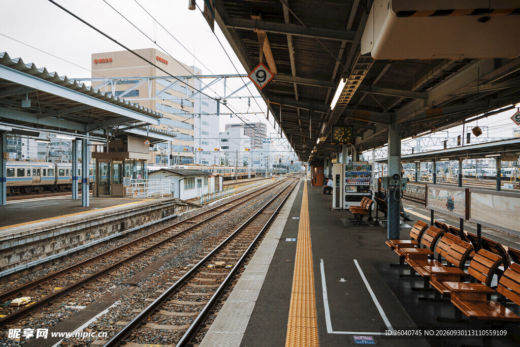 城市轨道交通站台