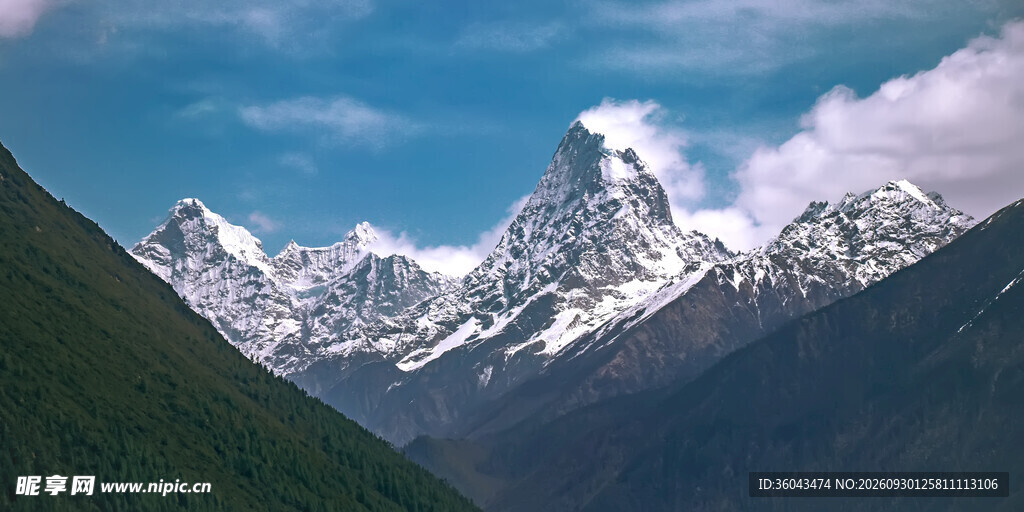 高原雪山壮丽风光