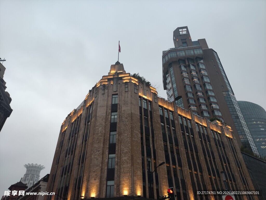 城市高层建筑仰拍