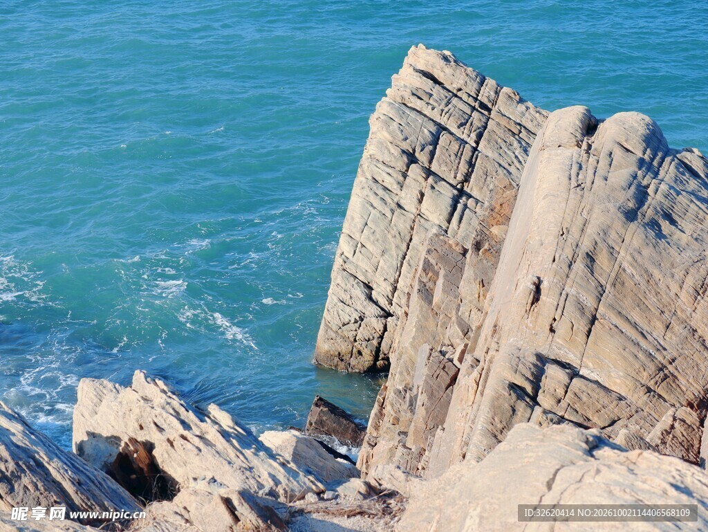 海滨礁石海景风光