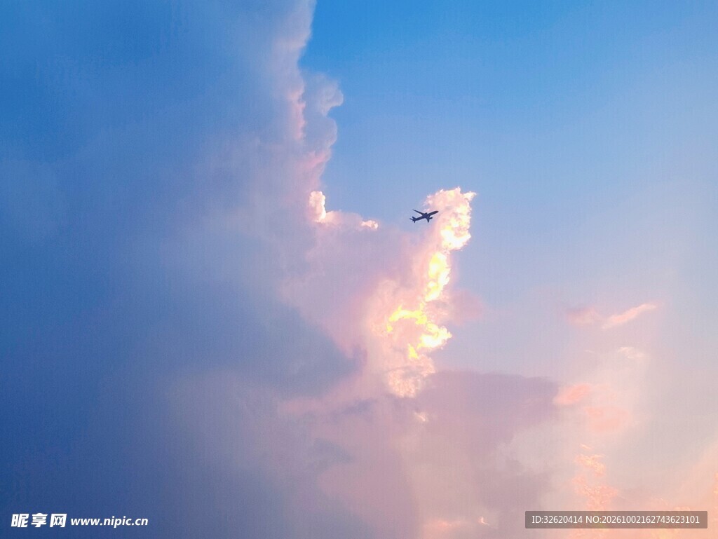 晴空霞光彩云美景