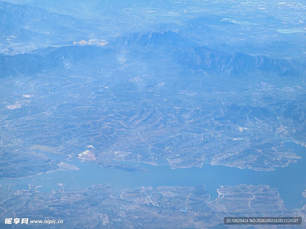 晴空薄云