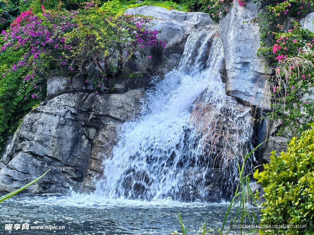 山林瀑布自然水景