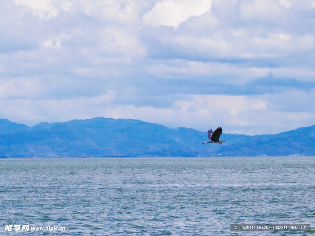 海面远山