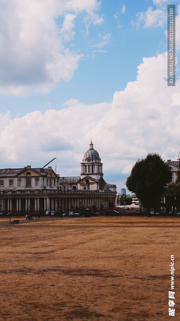 欧式古典穹顶建筑外景