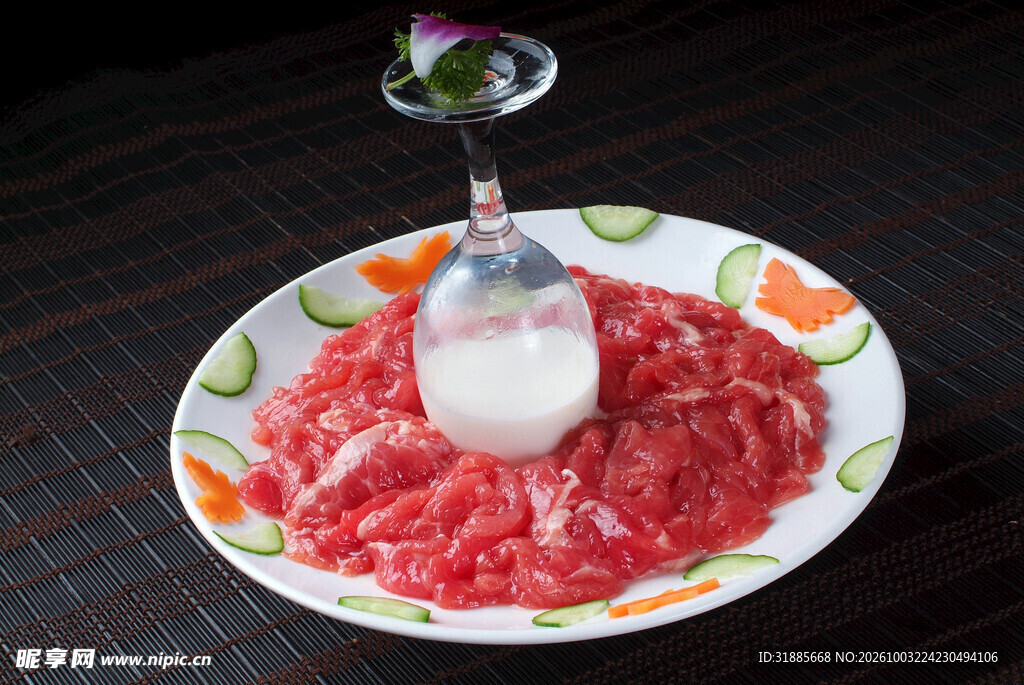 盘装鲜切生牛肉