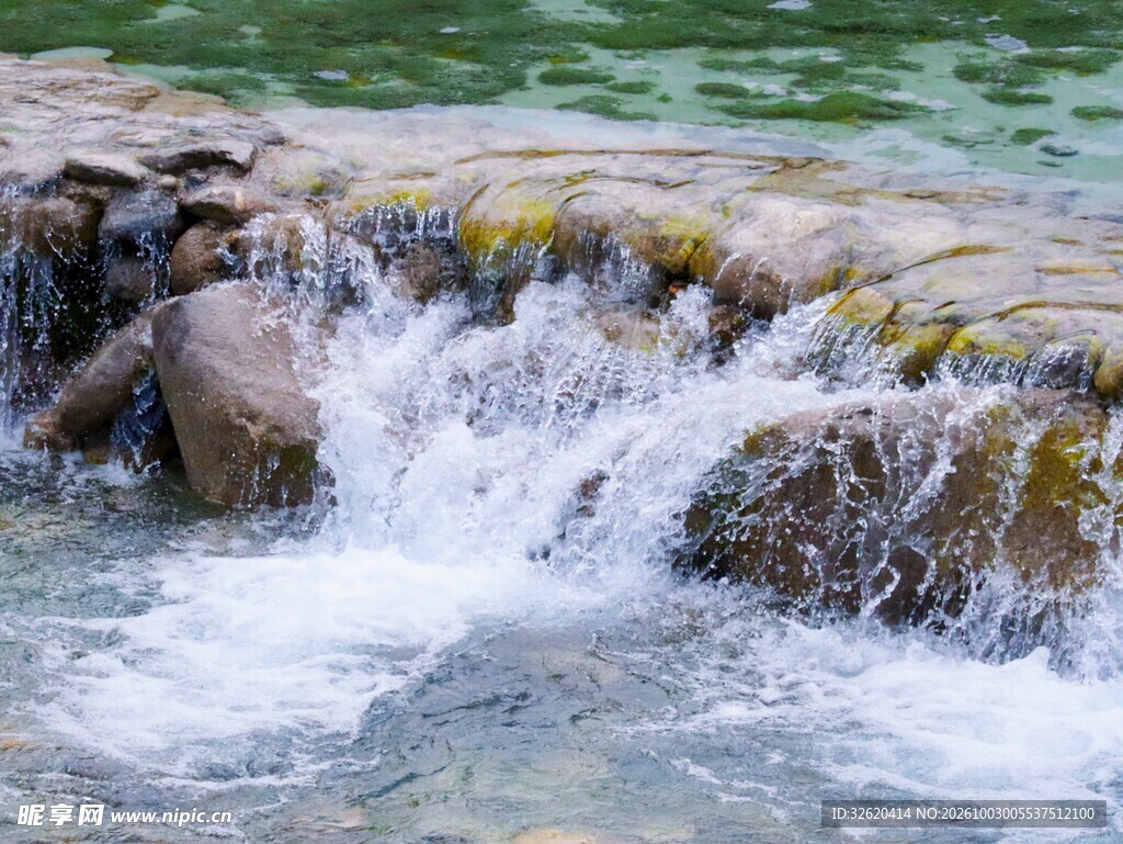 溪流石坝流水景观