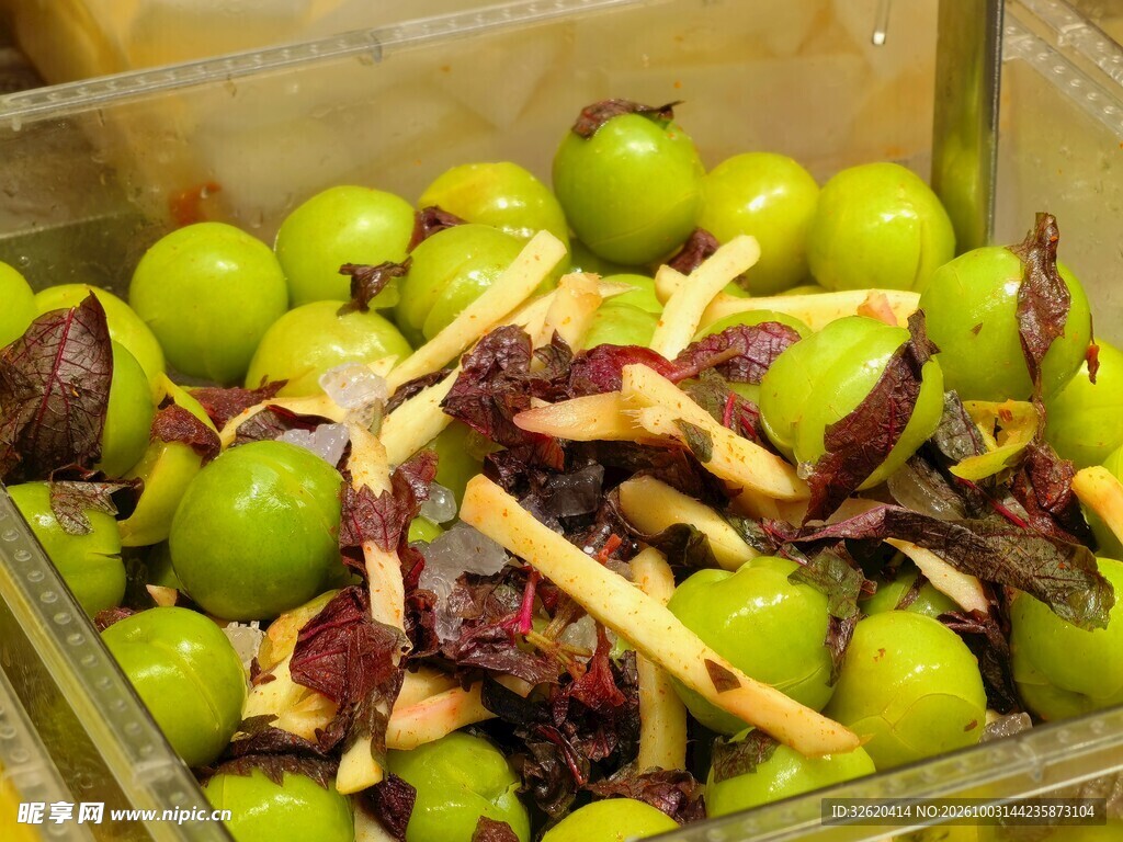 酸梅粉李子