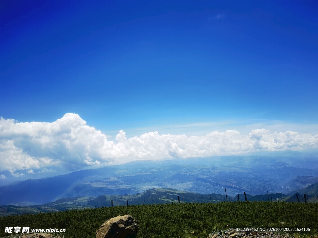 旷野晴空自然风景