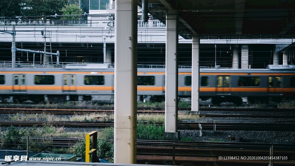 动态模糊铁路沿途风光