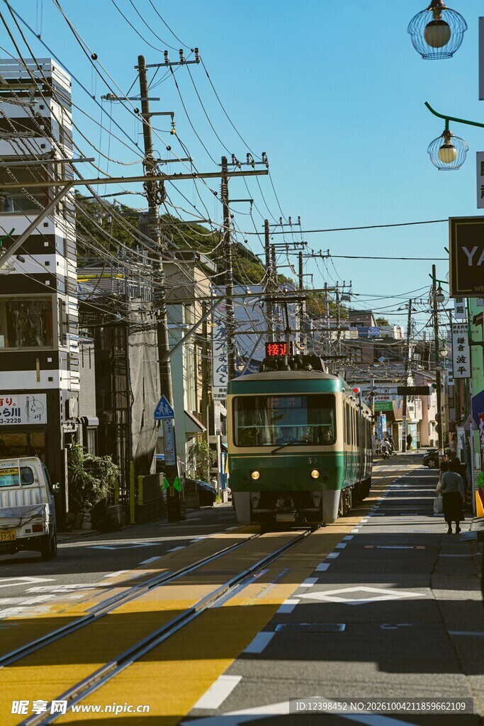 日系街道电车风光