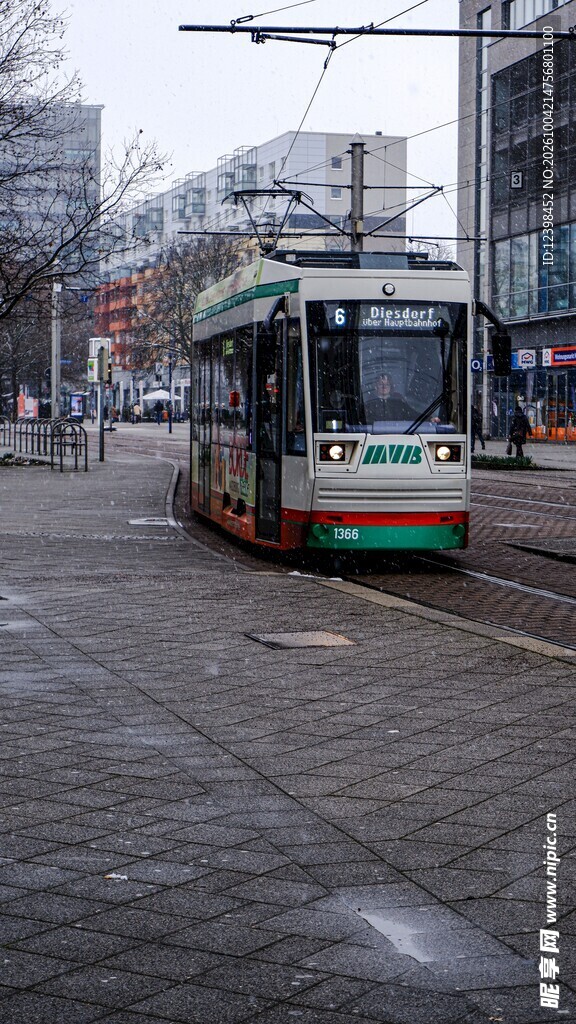 城市有轨电车街景