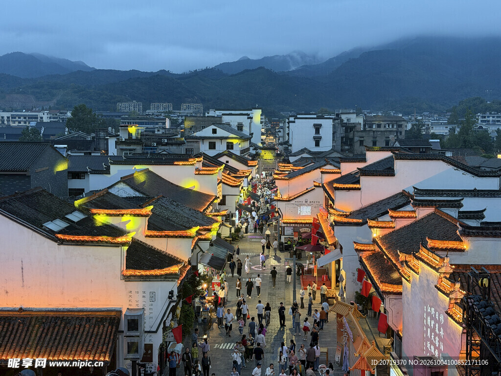 古镇黄昏夜景风光