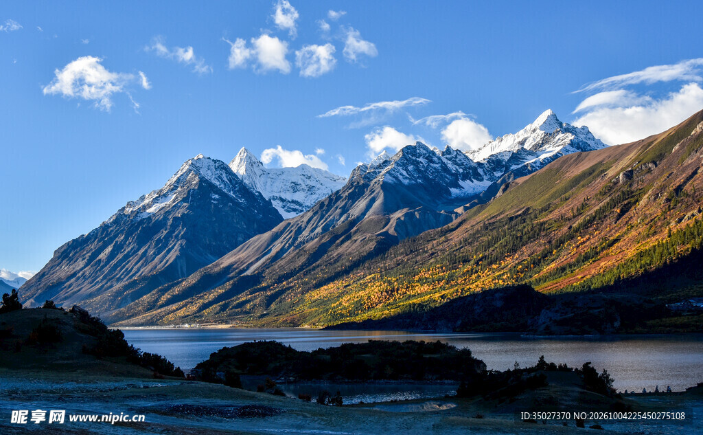 高原雪山湖泊自然美景