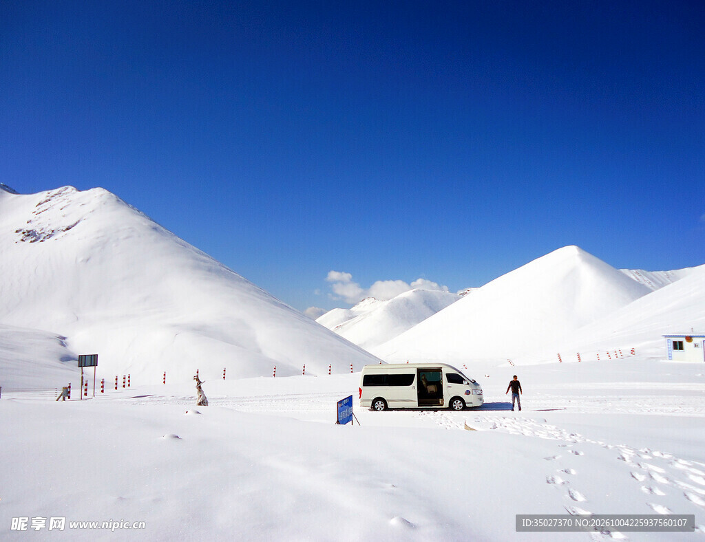 雪原冬日自驾风光