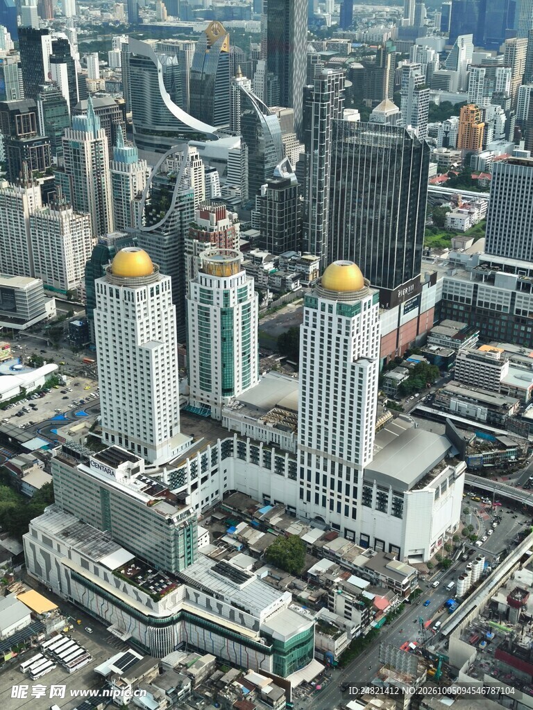 城市金顶双子高楼航拍