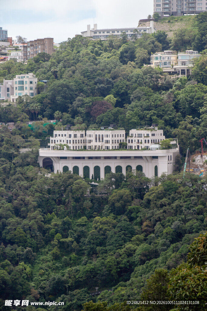 山林间半山别墅