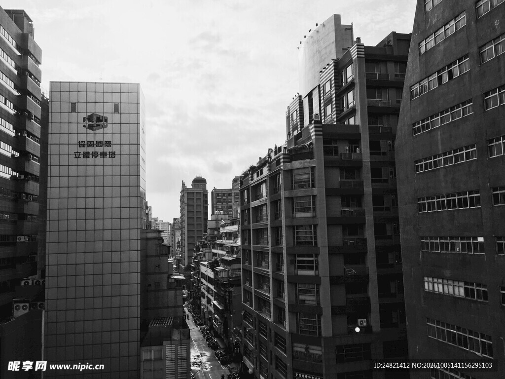 黑白城市高楼街景