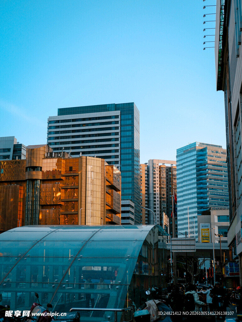 城市商务区高楼街景