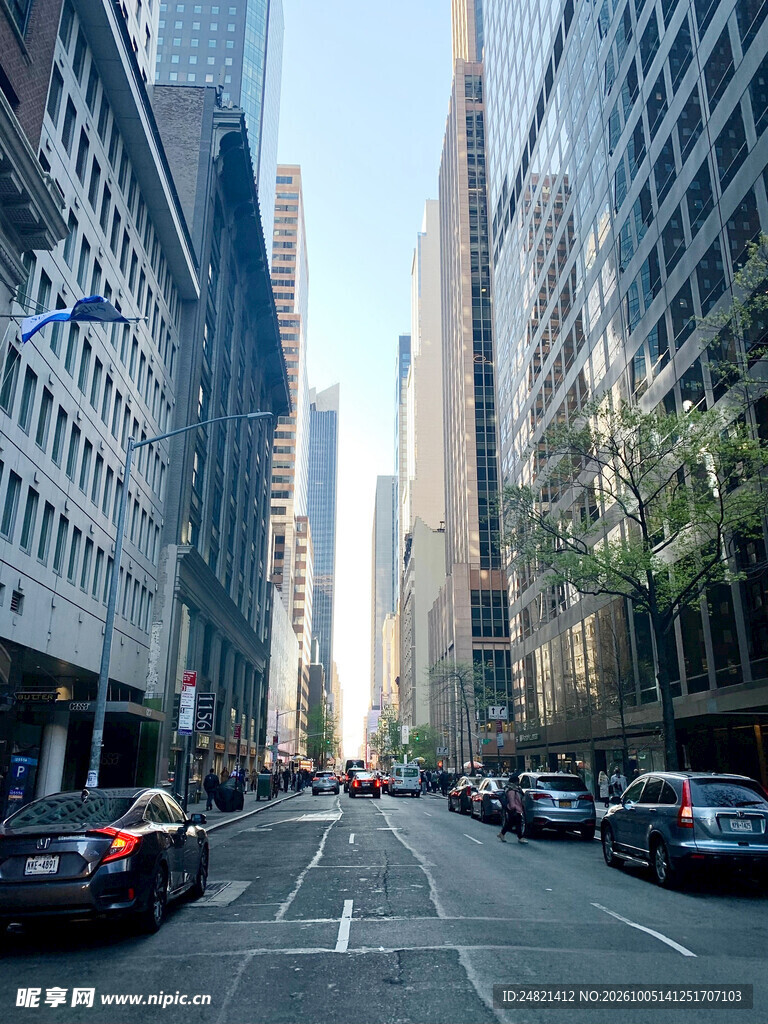 都市中心街道街景