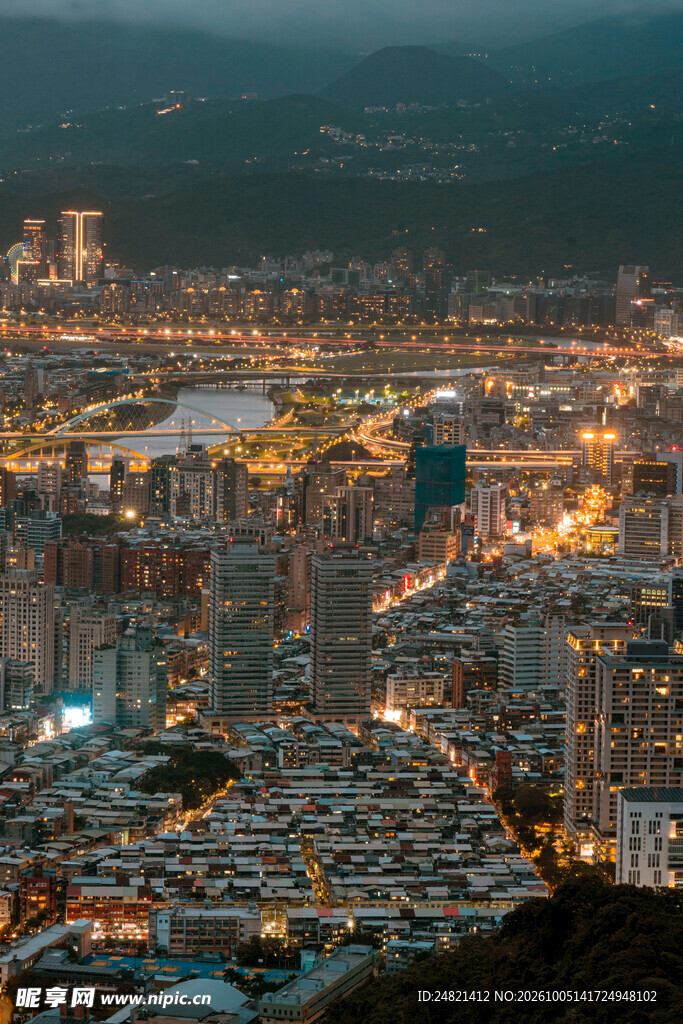 山城夜景俯瞰