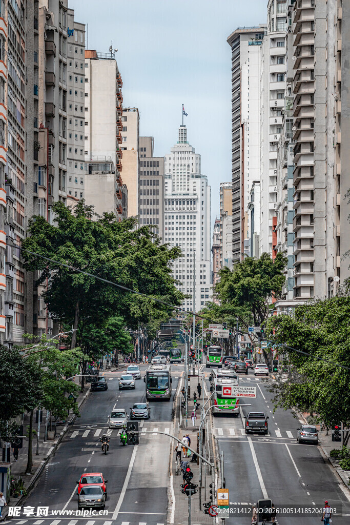 城市主干道街景