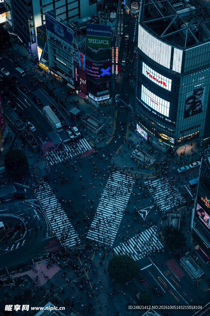 都市夜景十字路口俯拍