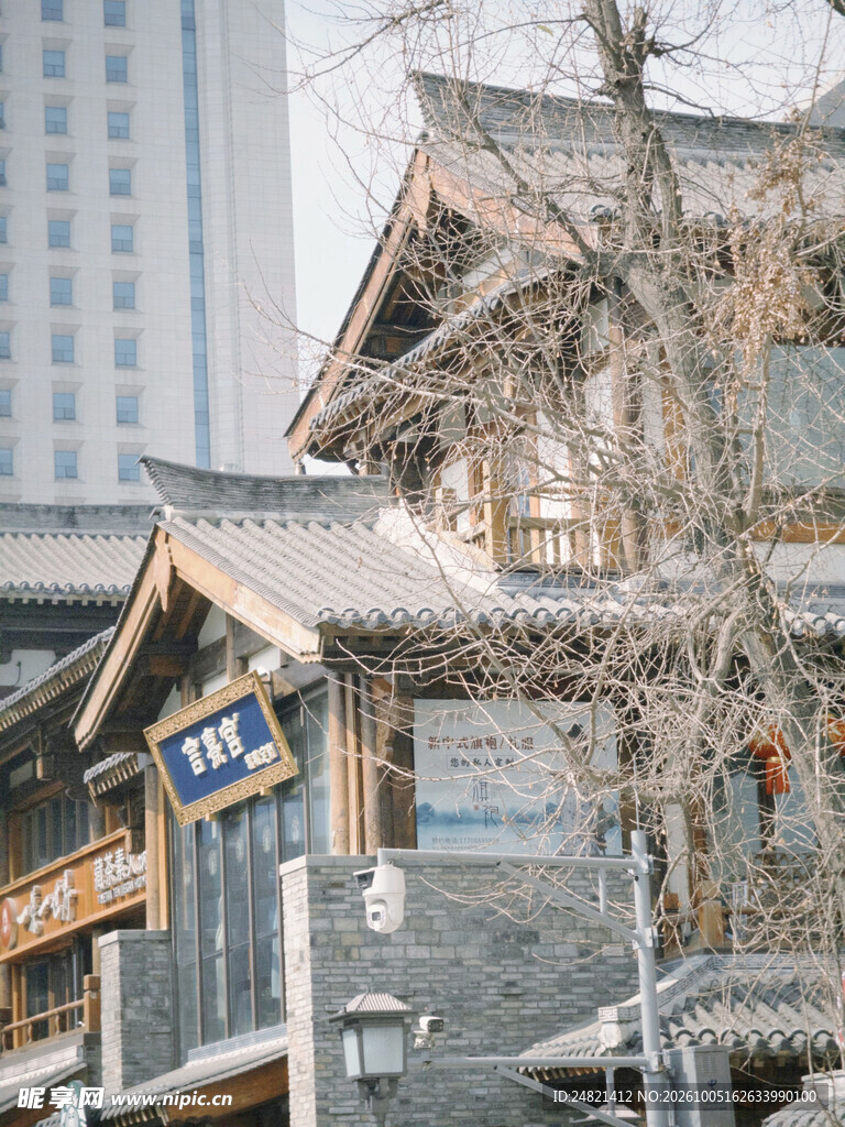 都市韩式传统民居街景
