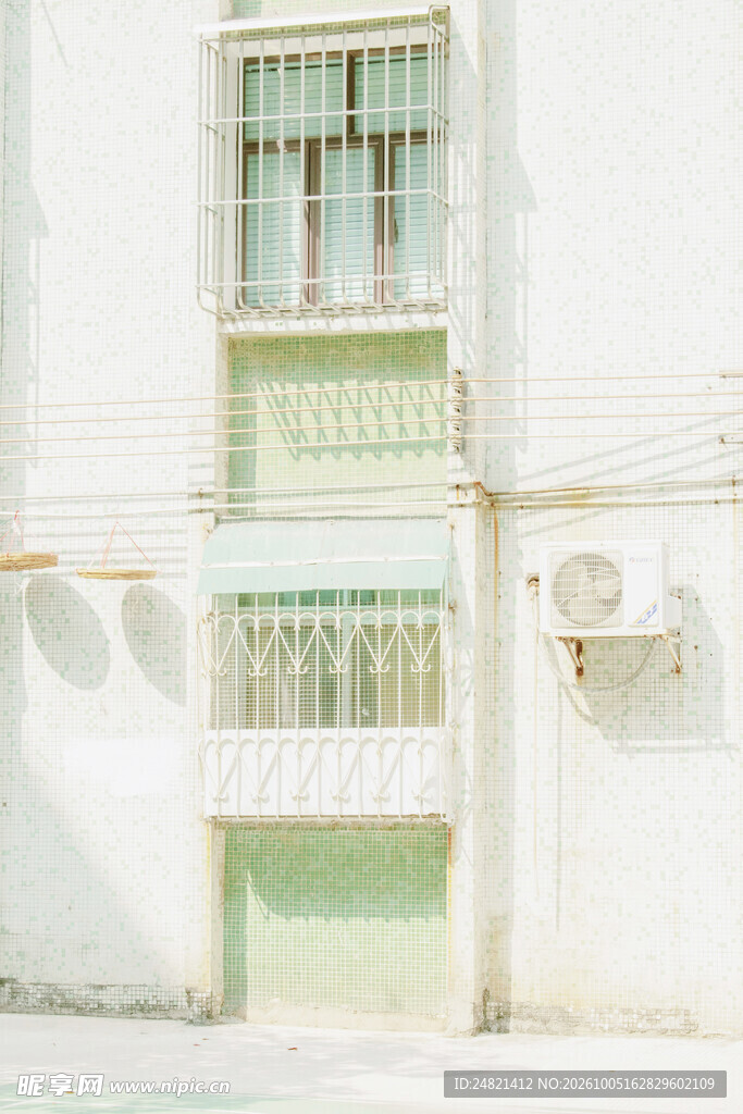 清新浅白建筑窗景