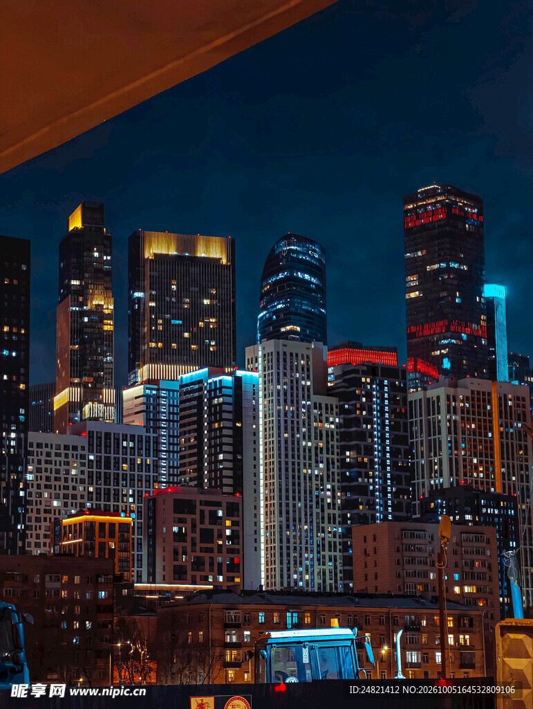 都市夜景摩天建筑群
