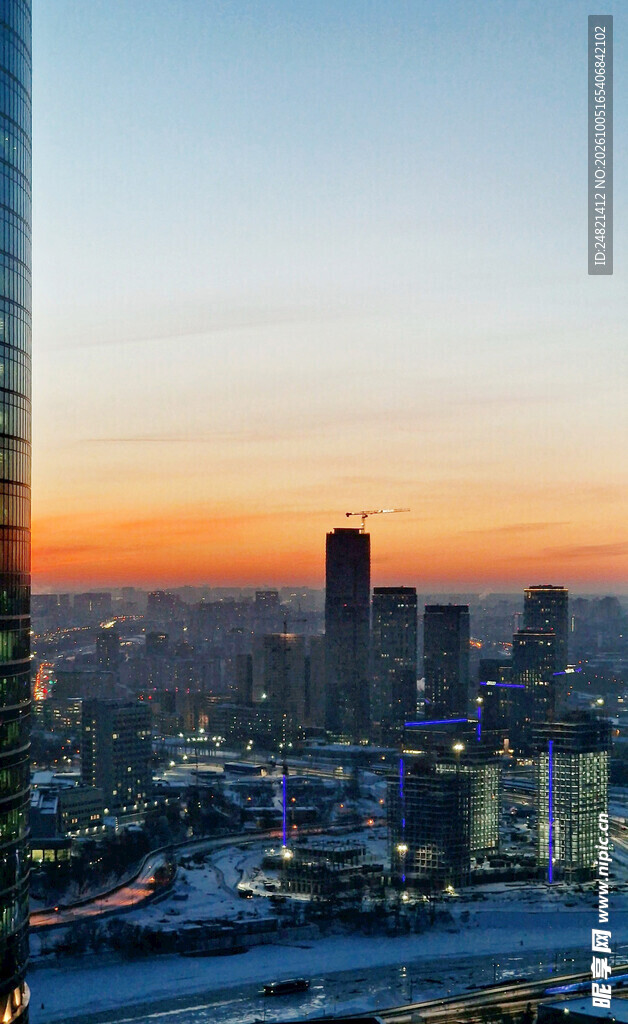 黄昏城市天际线