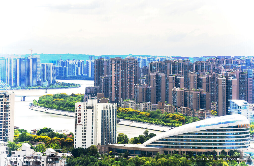 滨江城市建筑群景观