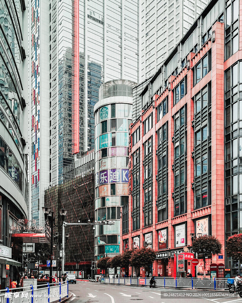 城市商业街区高楼街景