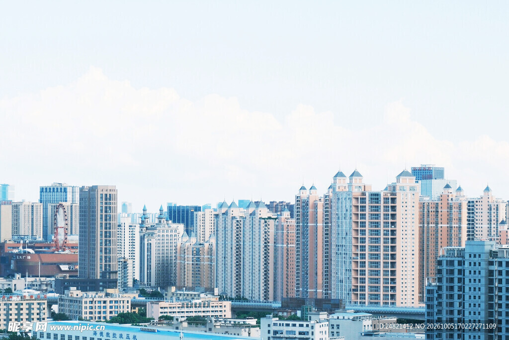 城市高楼建筑群全景