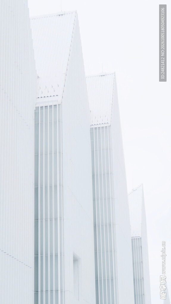 朦胧城市摩天建筑群