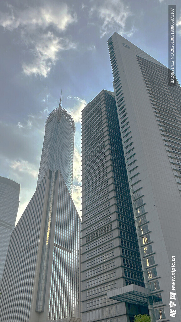 城市摩天大楼仰拍
